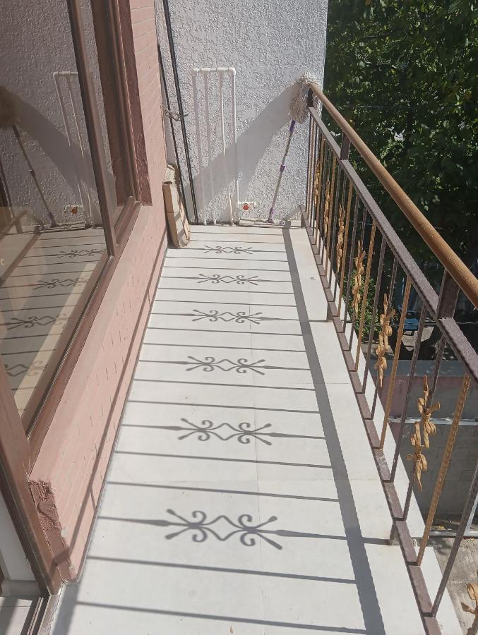 Mary'S Cozy & Lovely Studio On Very Quiet Khosharauli Street Tbilisi ภายนอก รูปภาพ