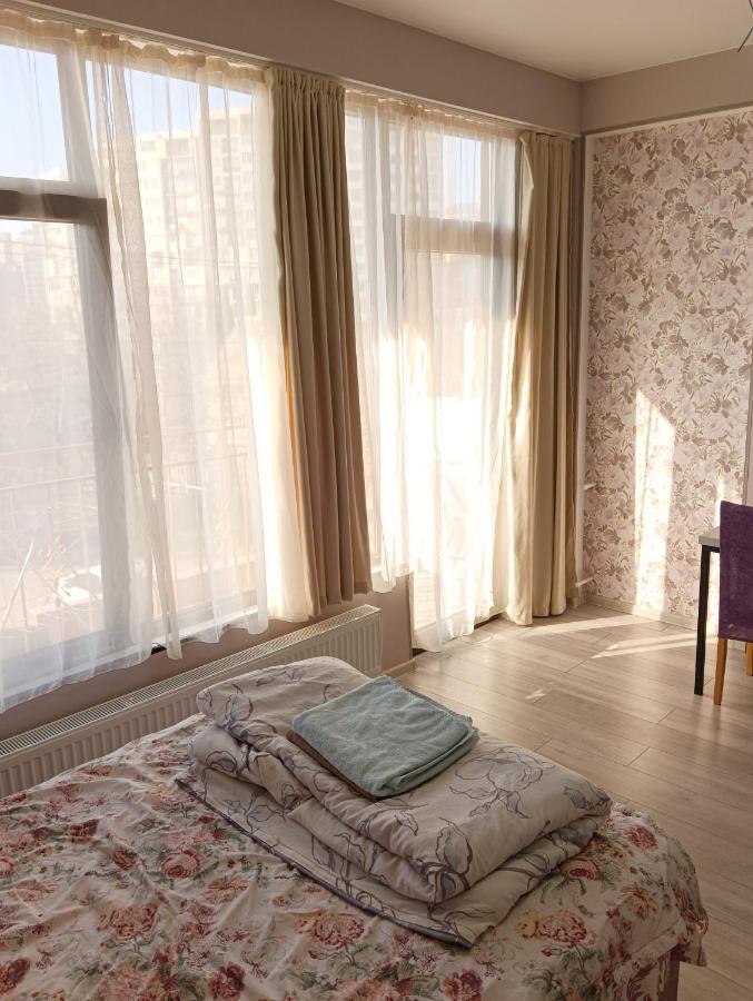 Mary'S Cozy & Lovely Studio On Very Quiet Khosharauli Street Tbilisi ภายนอก รูปภาพ